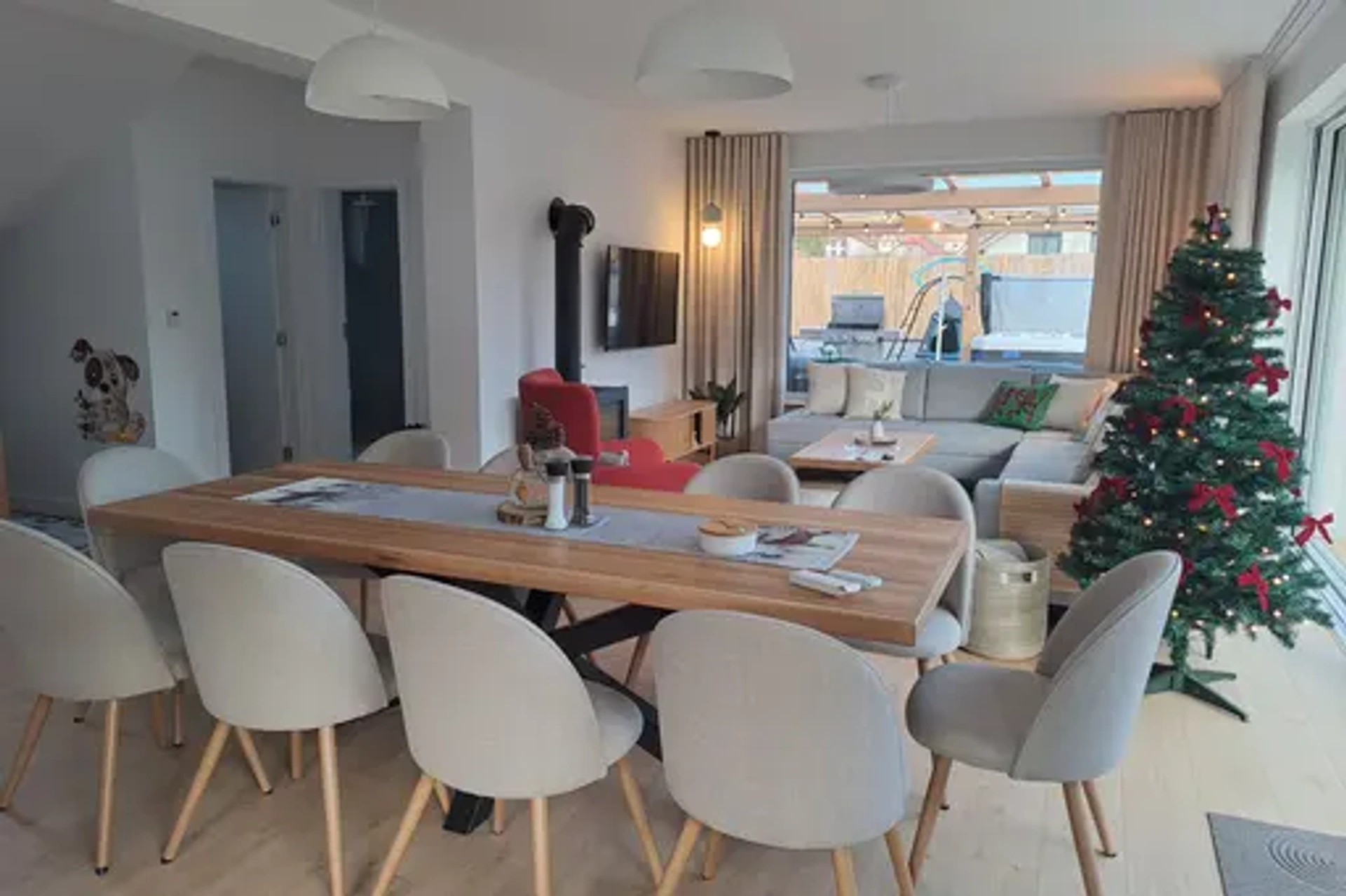 Obývačka s krbom - foto 8