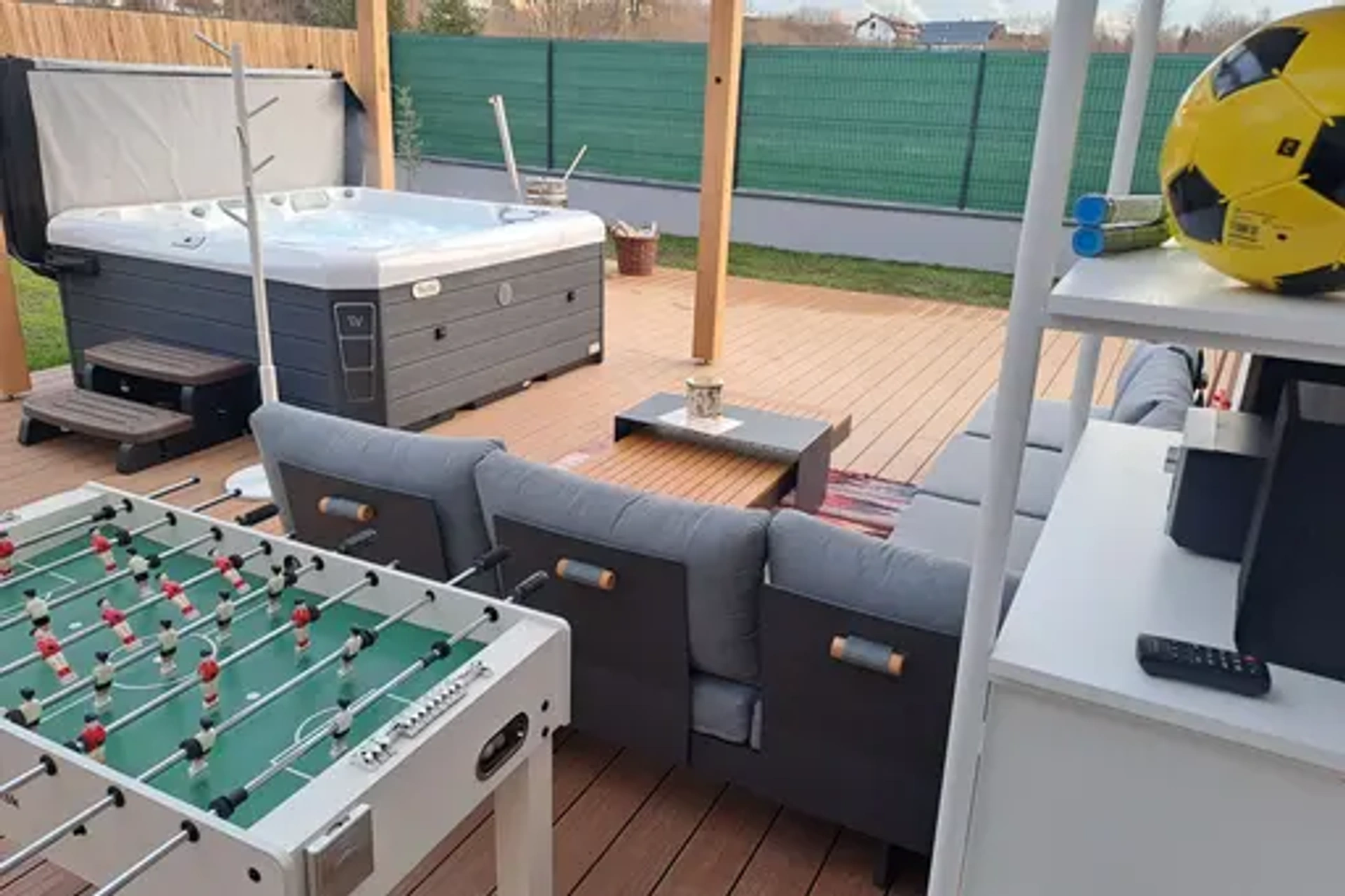 Terasa a záhrada - foto 7